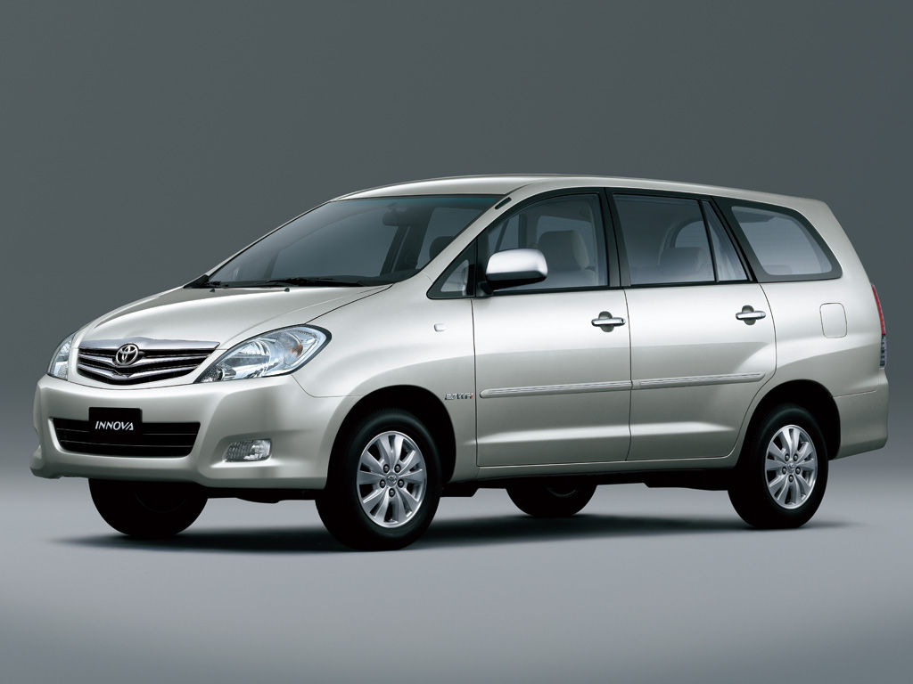 Toyota Innova 2.5 D (102 Hp) Automatic